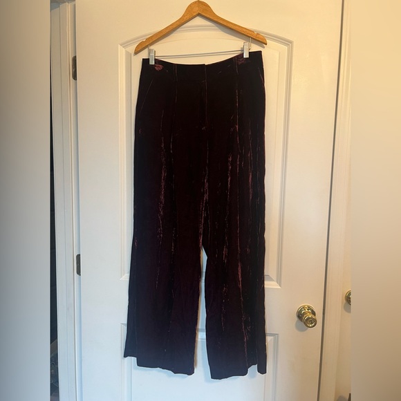 LOFT The Wide Leg Pant in Velvet | Size 8 - Picture 3 of 11
